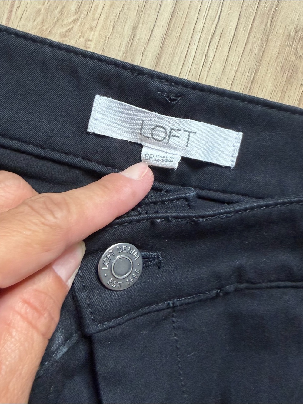 LOFT Black Flared Pants Size 8P - Picture 2 of 4